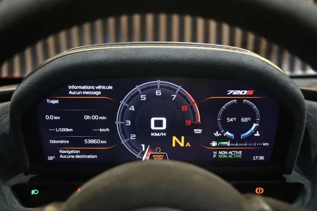 McLaren 720S Performance - Carbon Pack 1,2,3 - Lift -B&W 10/2017-photo-13