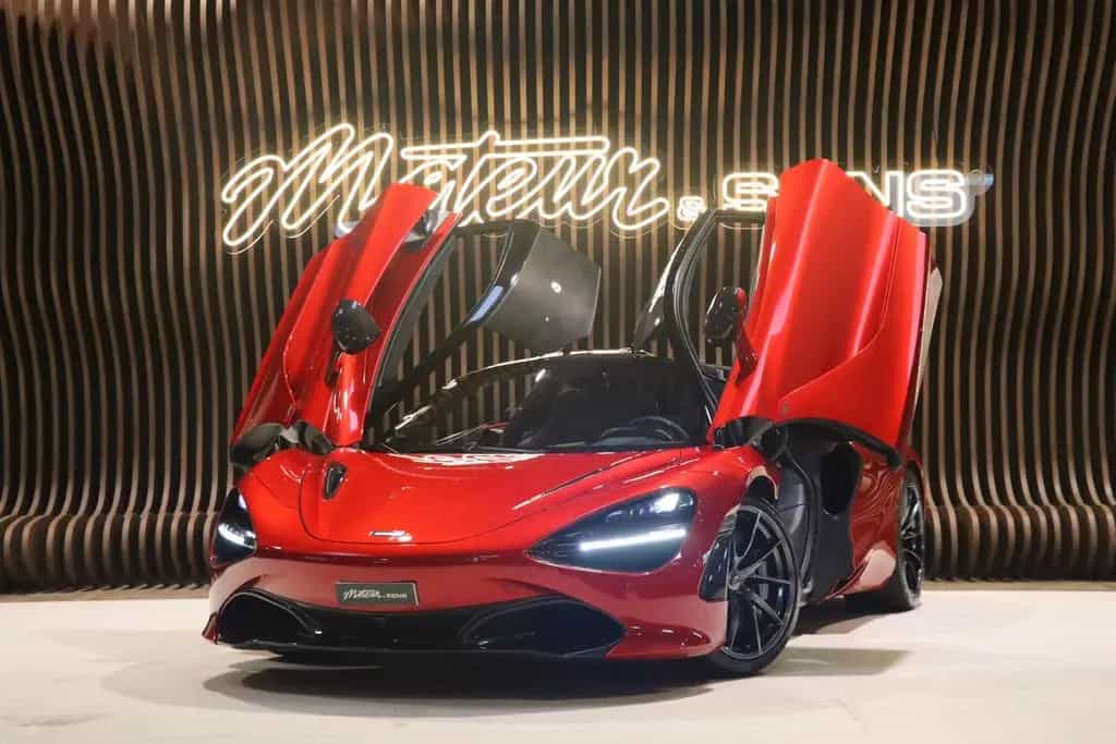 McLaren 720S Performance - Carbon Pack 1,2,3 - Lift -B&W 10/2017-photo-20