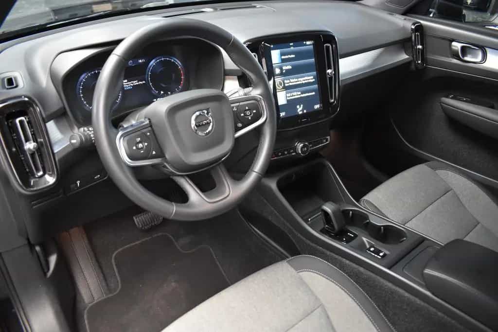 Volvo XC40 Momentum Pro*LED*SHZ*DIGITAL*PDC*ALU* 03/2022-photo-15