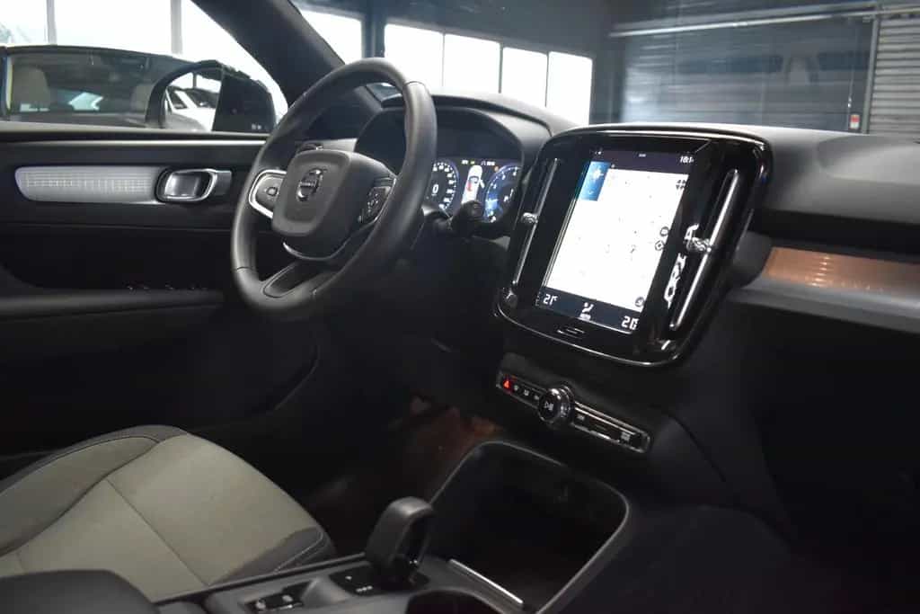 Volvo XC40 Momentum Pro*LED*SHZ*DIGITAL*PDC*ALU* 03/2022-photo-22