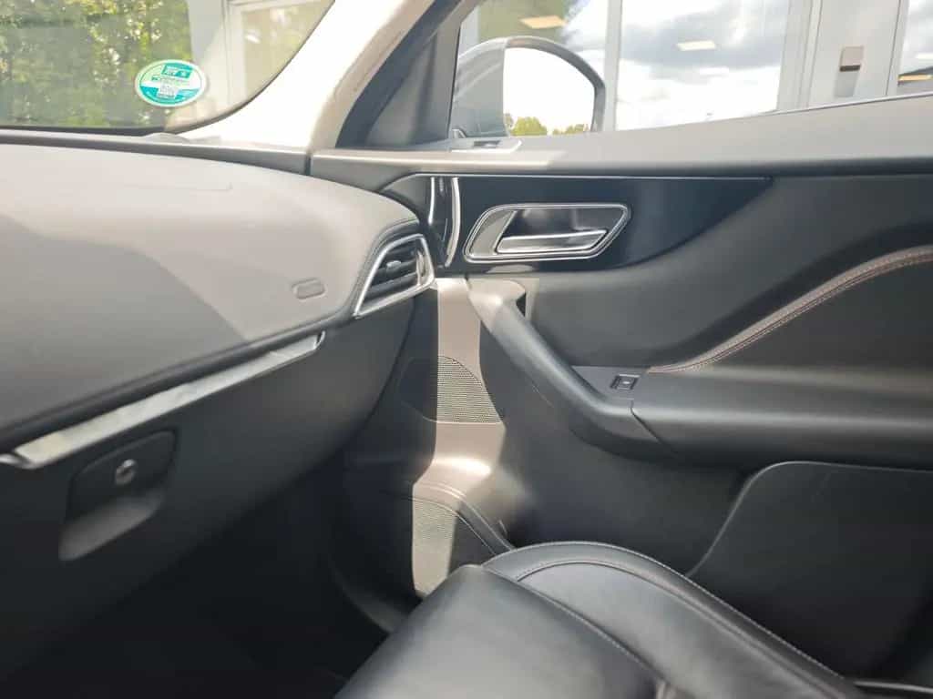 Jaguar F-Pace PRESTIGE AWD*VOLL-LED*LEDER*SHZ *KAMERA* 09/2020-photo-25