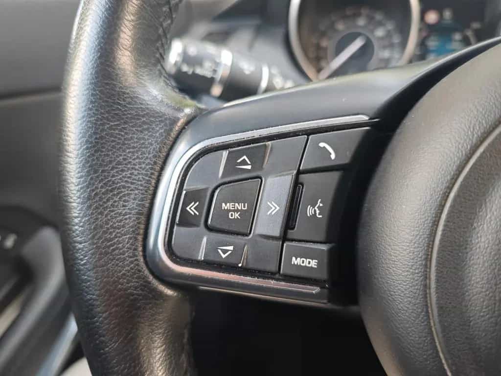 Jaguar E-Pace AWD*NAVI*KAMERA*SITZHEIZUNG*VOLL-LED* 03/2019-photo-25