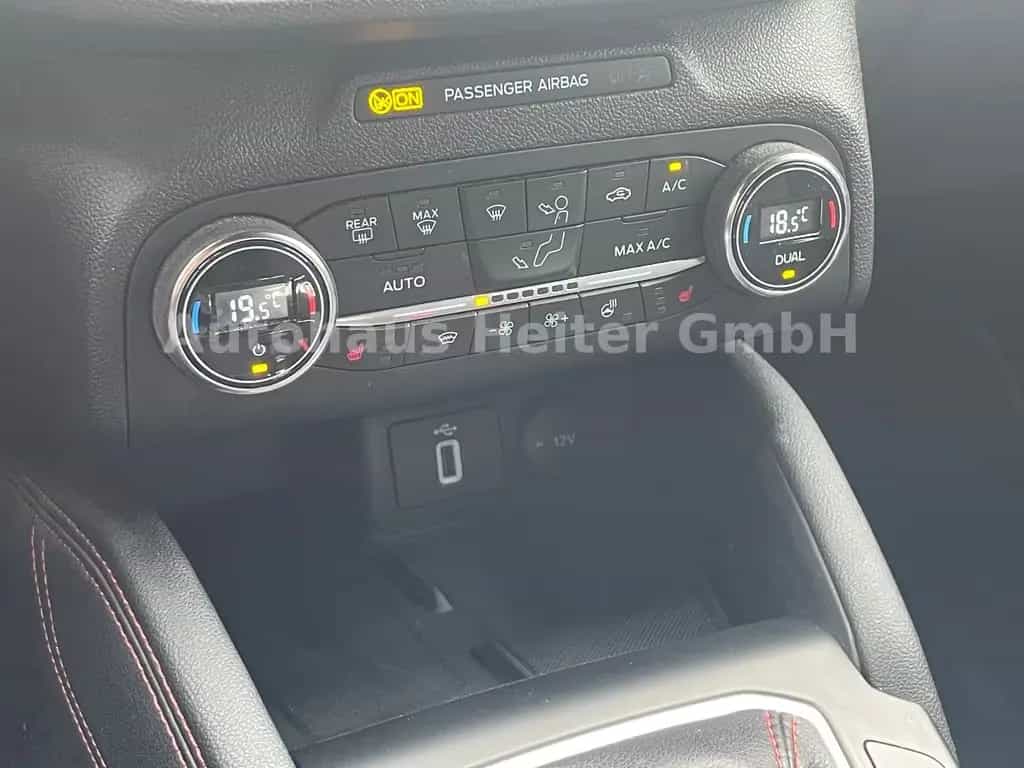 Ford Focus ST-Line X / 155PS+ACC+B&O+e.Klappe 05/2021-photo-29