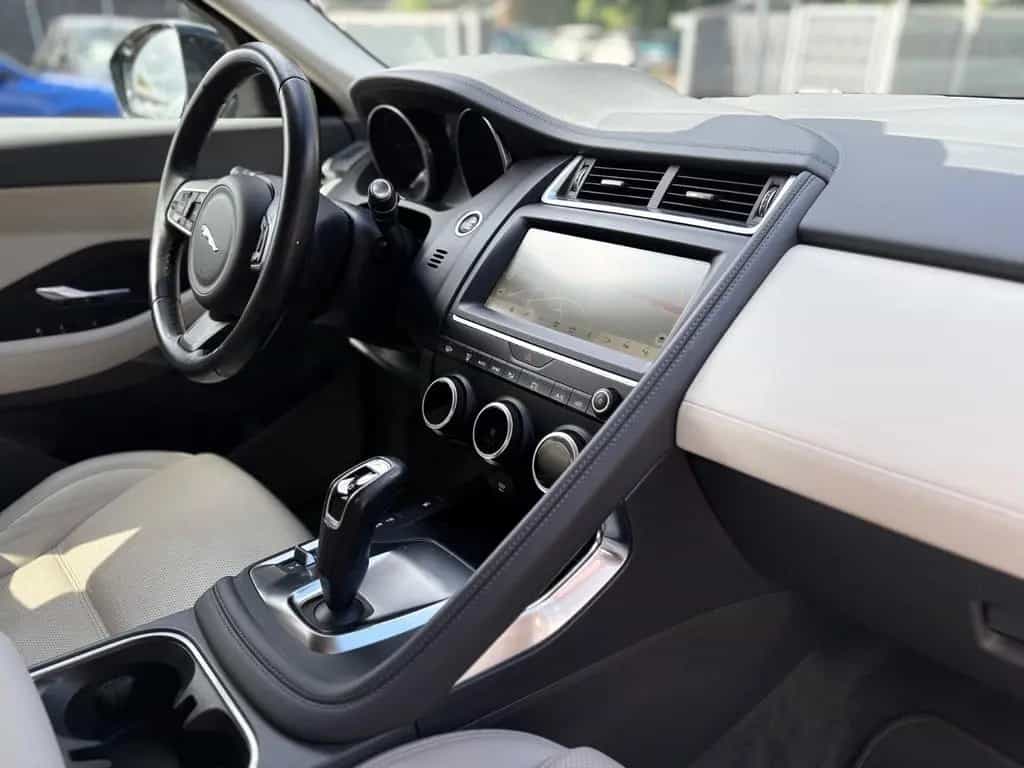 Jaguar E-Pace S AWD*LEDER*NAVI*LED*R-KAMERA*TOP* 06/2018-photo-15