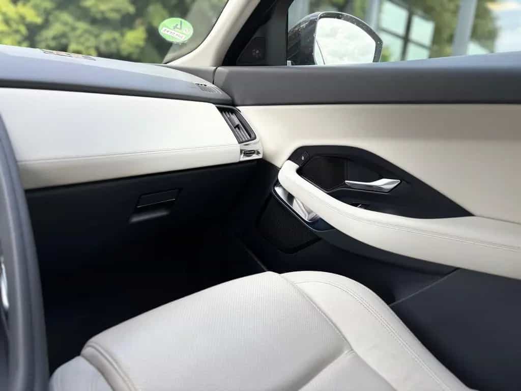 Jaguar E-Pace S AWD*LEDER*NAVI*LED*R-KAMERA*TOP* 06/2018-photo-22