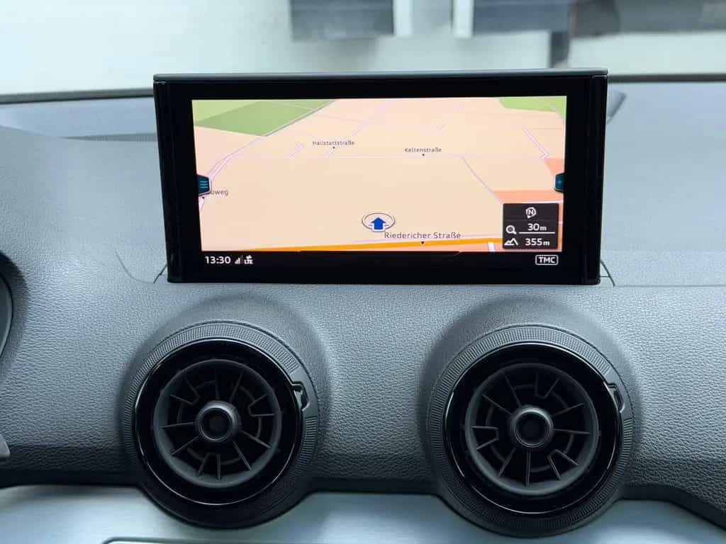 Audi Q2 S-Line LED Virtual Pano Bang&Olufsen RüKamera 07/2018-photo-19