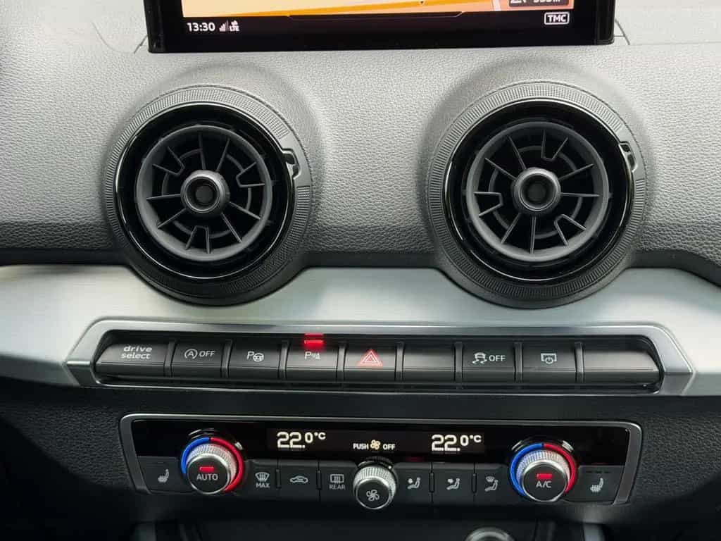 Audi Q2 S-Line LED Virtual Pano Bang&Olufsen RüKamera 07/2018-photo-21
