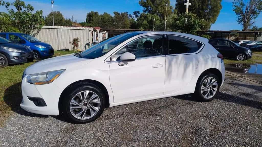 DS Automobiles DS4 Ds DS4 4 1.6 e-HDi 115 airdream CMP6 So Chic 05/2013-photo-2