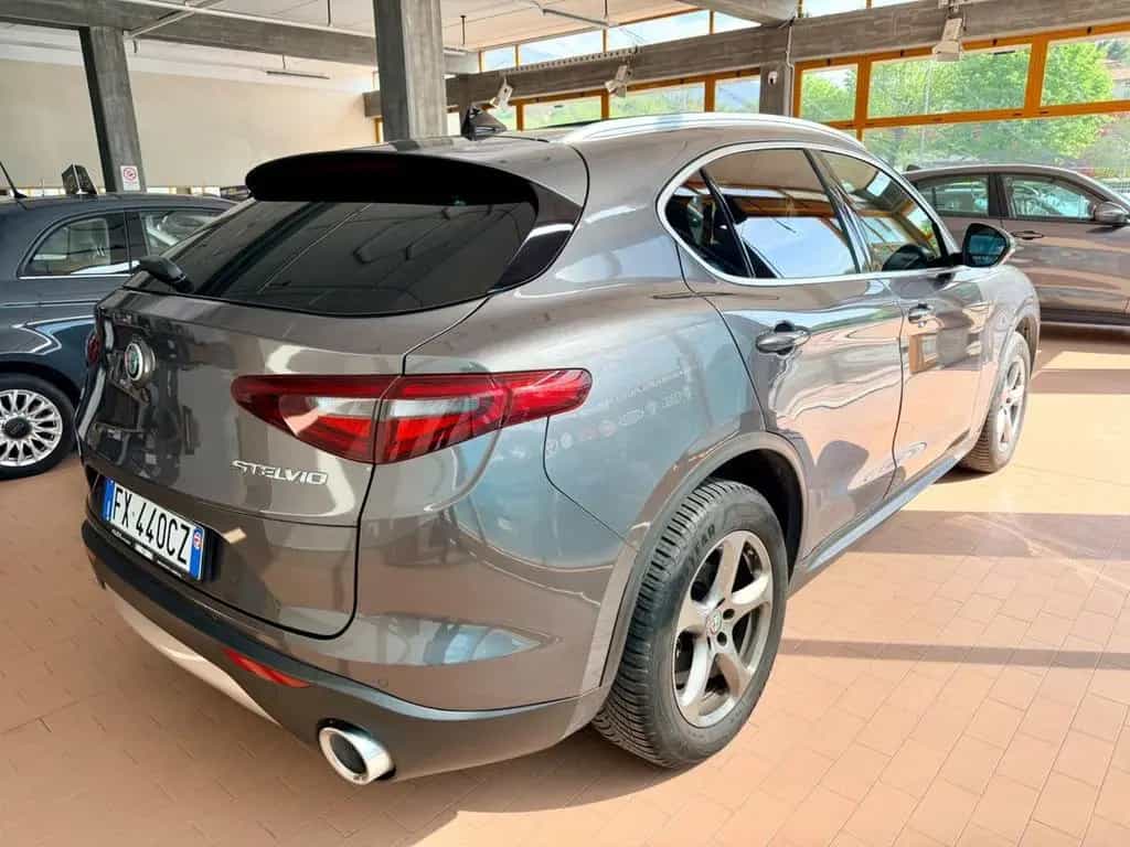 Alfa Romeo Stelvio 2.2 Td 210 CV Q4 E6 07/2018-photo-2