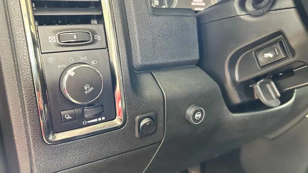 Dodge RAM 1500*AHK*Navi* 02/2015-photo-13
