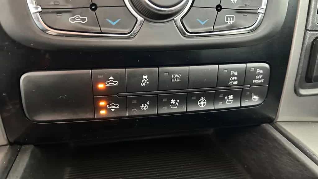 Dodge RAM 1500*AHK*Navi* 02/2015-photo-20