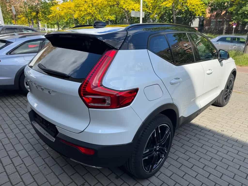 Volvo XC40 XC 40 R Design AWD PANO-STANDH.20Zoll 05/2020-photo-4