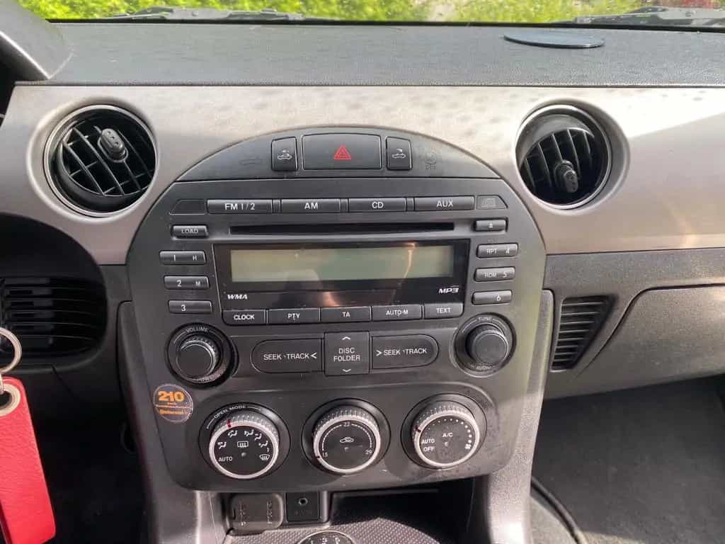Mazda MX-5 (Hardtop) | nur 77.250 km | Inspektion neu 10/2010-photo-6