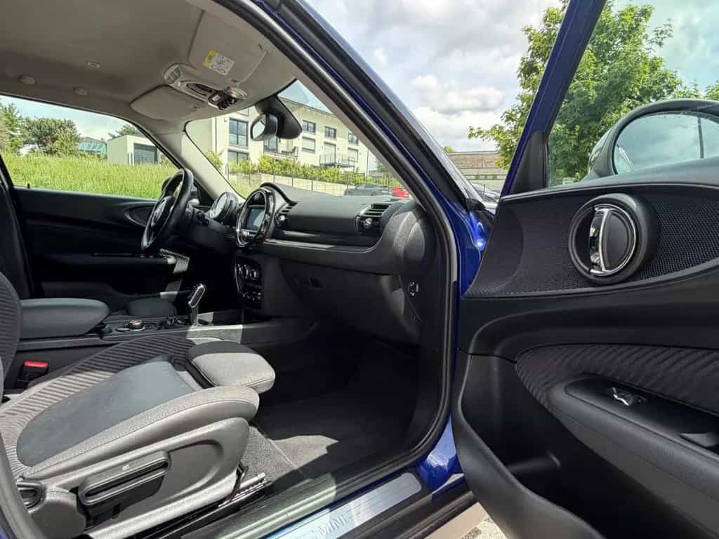 MINI Cooper D Clubman ClubmanAutom-PDC-NAVI-SZH-AppleCarPlay-Unfallfre 06/2019-photo-15