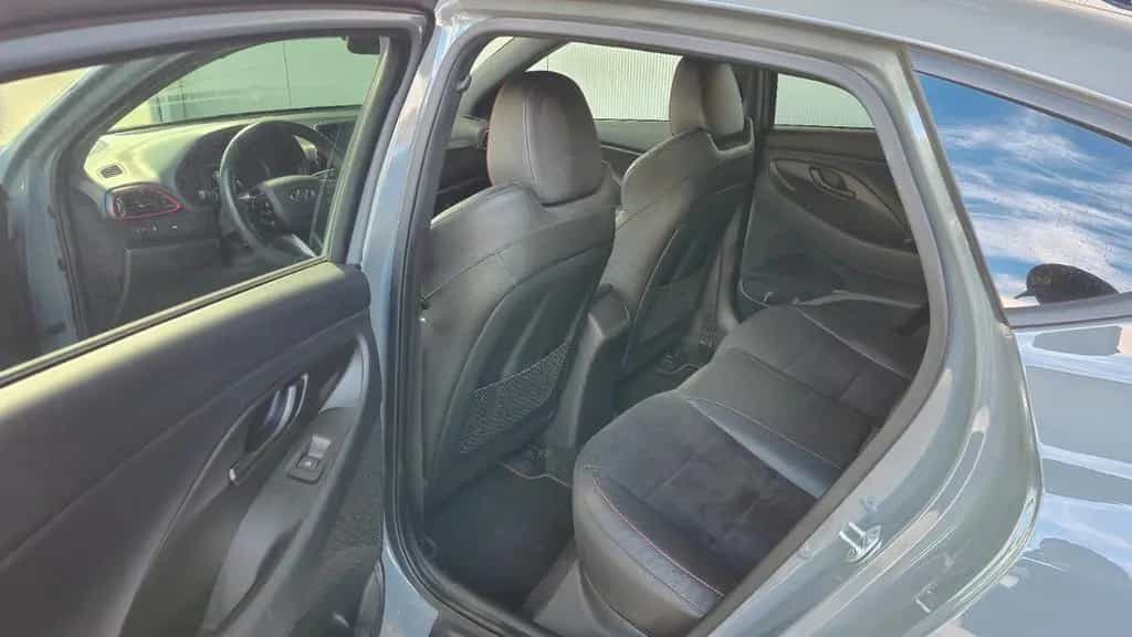 Hyundai i30 Fastback N Performance*PANO*NAVI*LED*2.HAND* 04/2019-photo-13