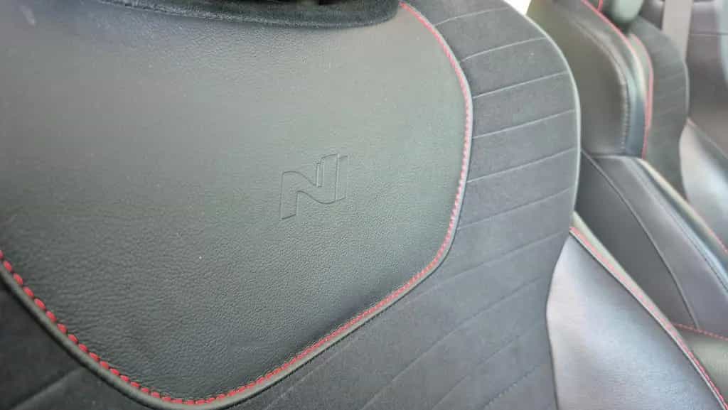 Hyundai i30 Fastback N Performance*PANO*NAVI*LED*2.HAND* 04/2019-photo-19