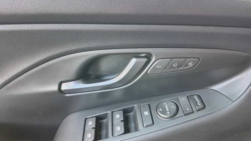 Hyundai i30 Fastback N Performance*PANO*NAVI*LED*2.HAND* 04/2019-photo-22