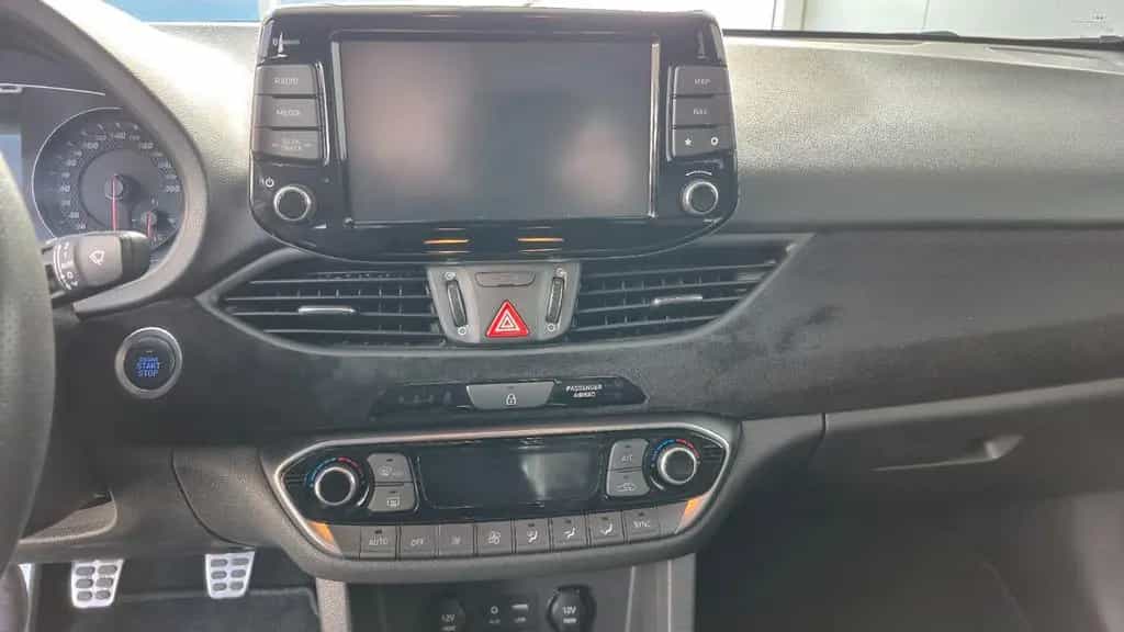 Hyundai i30 Fastback N Performance*PANO*NAVI*LED*2.HAND* 04/2019-photo-26