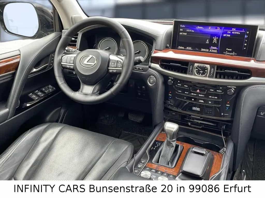 Lexus LX 570 01/2018-photo-17