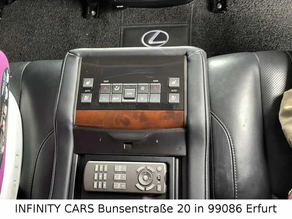 Lexus LX 570 01/2018-photo-30