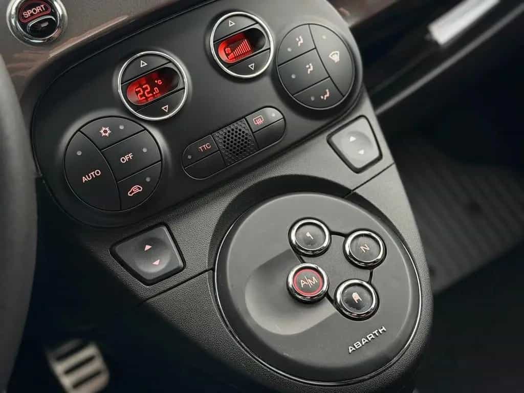 Abarth 500 Cabrio 1,4 T/Volleder*Automatik*Xenon*Pdc 12/2011-photo-33