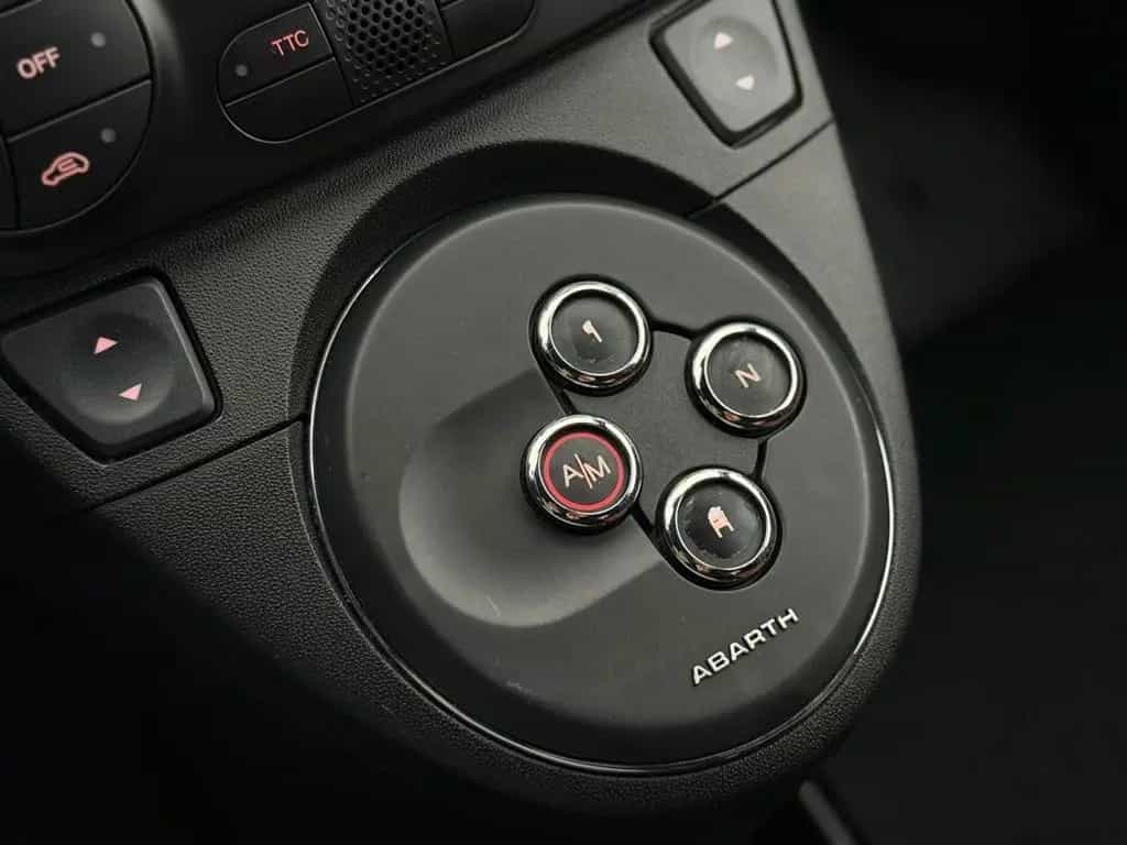 Abarth 500 Cabrio 1,4 T/Volleder*Automatik*Xenon*Pdc 12/2011-photo-35
