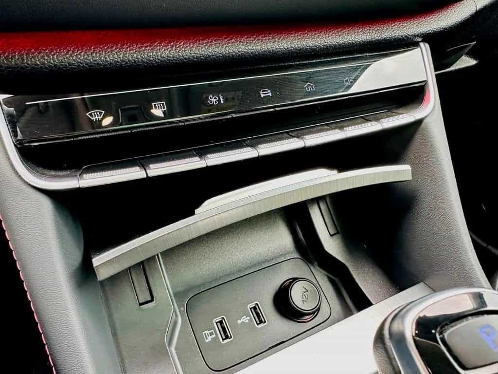 MG HS 1.5T Luxury + 360 + Pano + Leder + Fullpaket 12/2023-photo-16