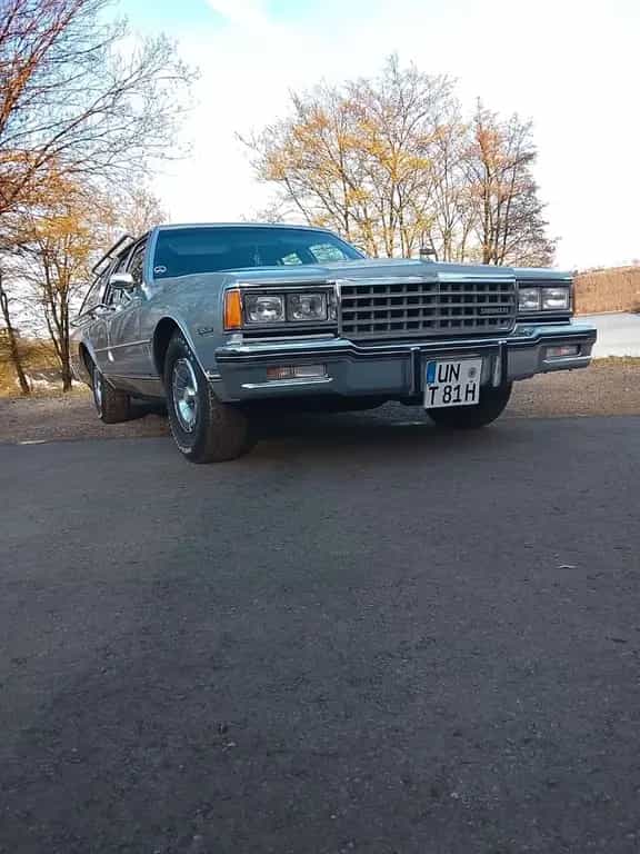 Chevrolet Caprice Station Wagon ehemaliger bestatter V8 H 09/1981-photo-4