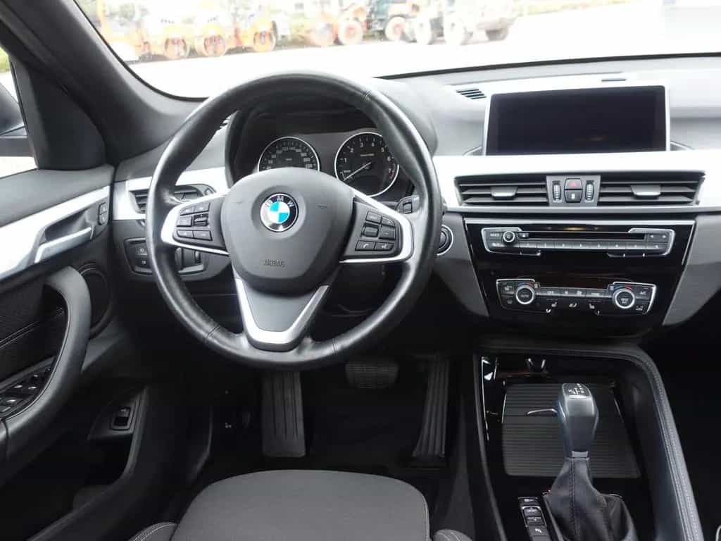 BMW X1 xDrive20i A Sport Line 03/2018-photo-9