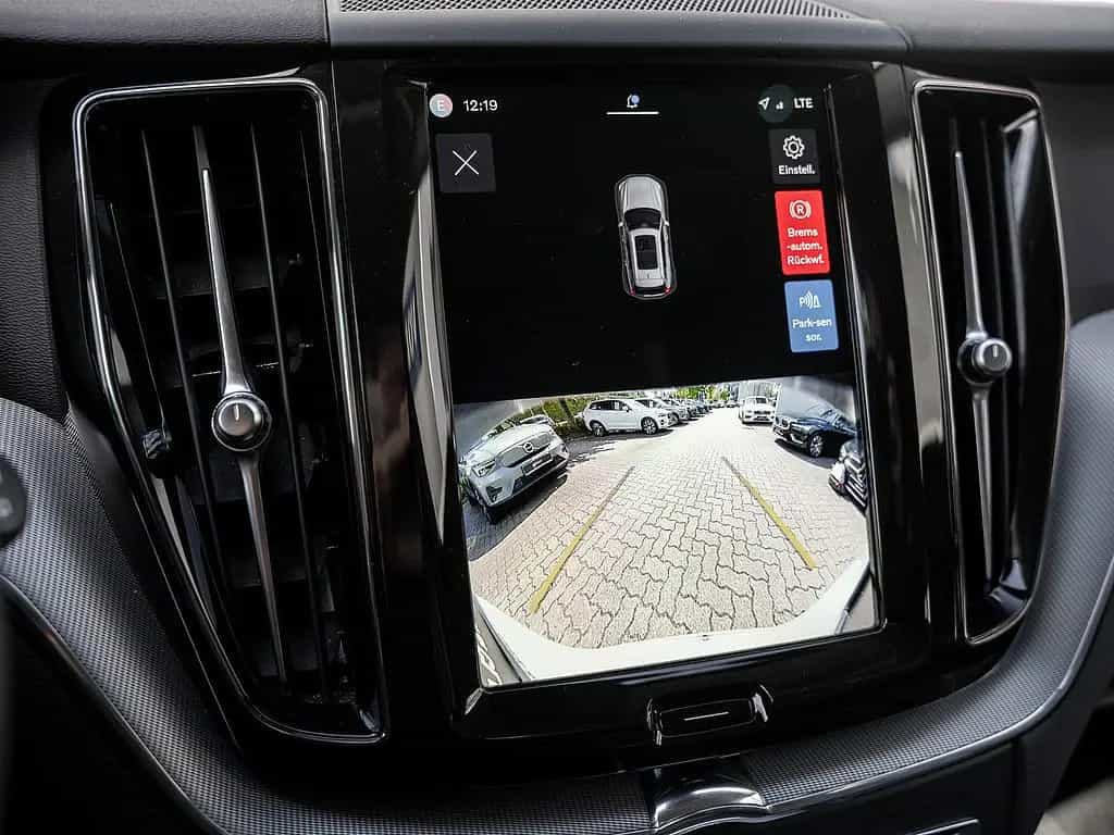 Volvo XC60 B4 Plus Dark 03/2024-photo-10