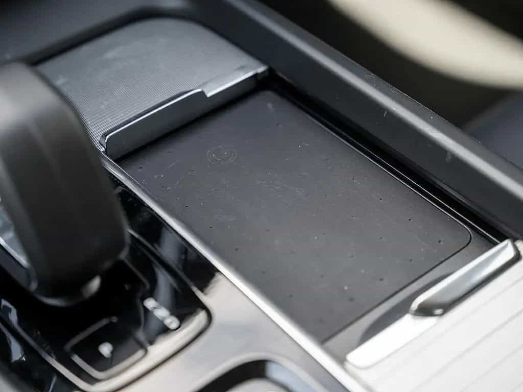 Volvo XC60 B4 Plus Dark 03/2024-photo-14
