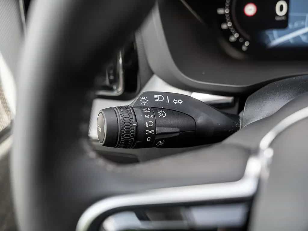 Volvo XC60 B4 Plus Dark 03/2024-photo-17
