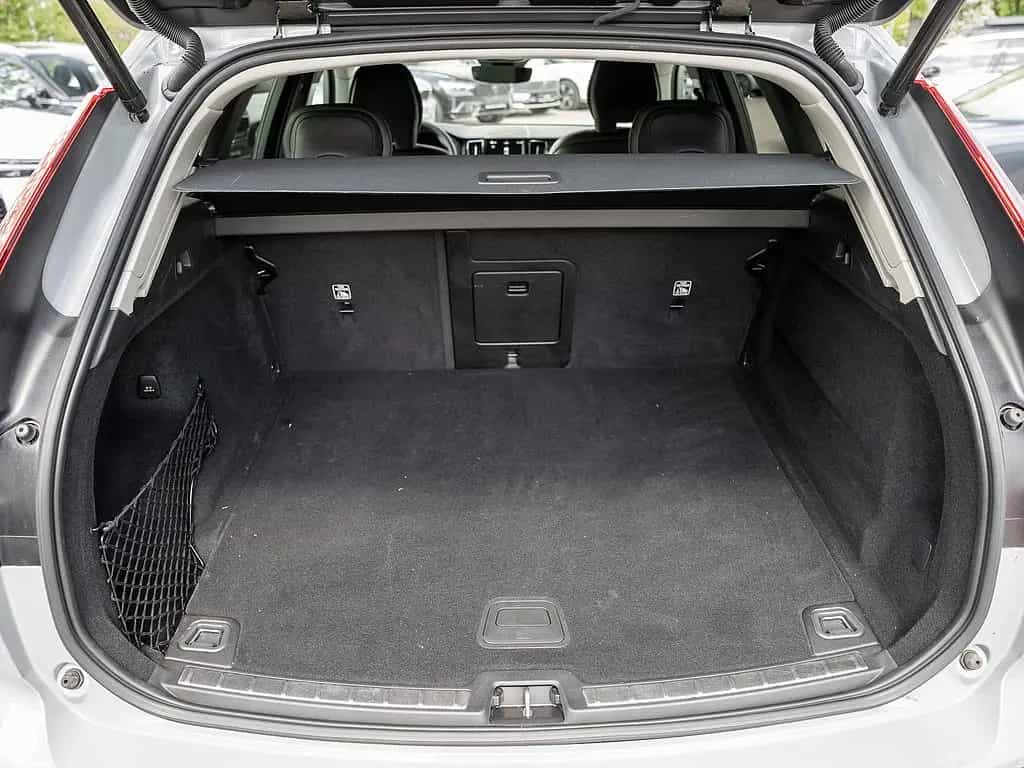 Volvo XC60 B4 Plus Dark 03/2024-photo-21