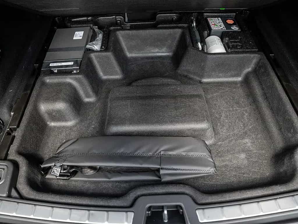 Volvo XC60 B4 Plus Dark 03/2024-photo-22