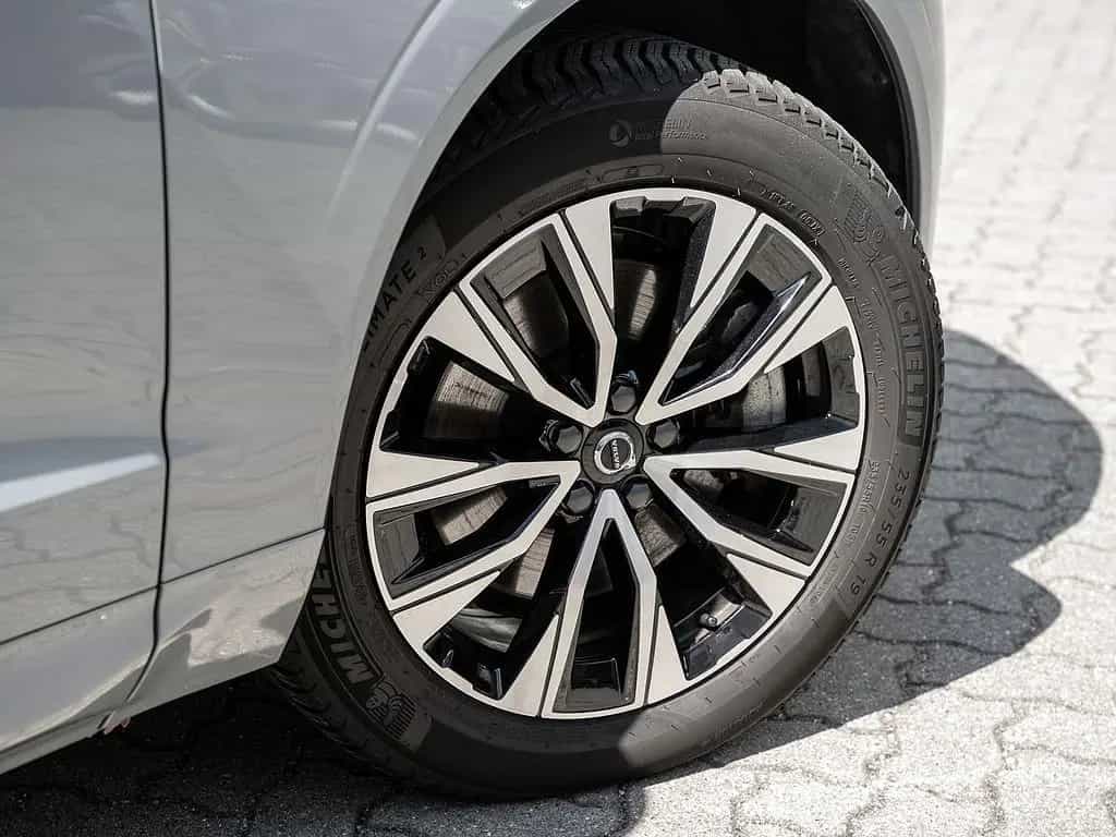 Volvo XC60 B4 Plus Dark 03/2024-photo-4