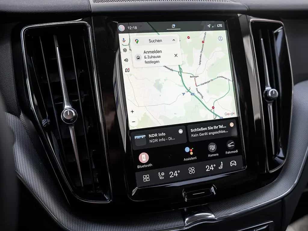 Volvo XC60 B4 Plus Dark 03/2024-photo-5