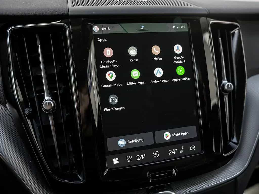 Volvo XC60 B4 Plus Dark 03/2024-photo-6