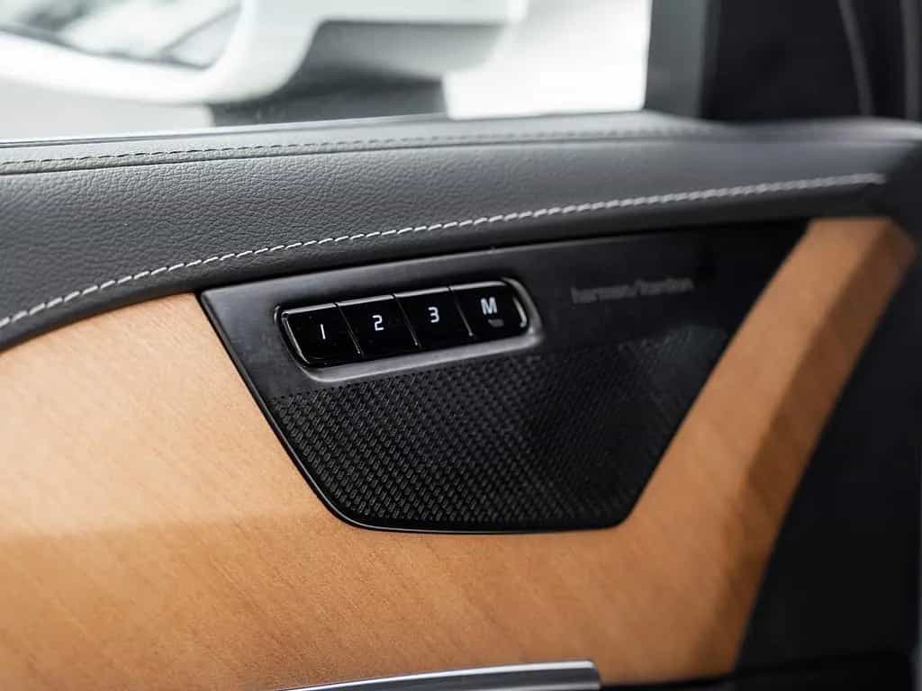 Volvo XC90 B5 AWD Inscription 08/2020-photo-25