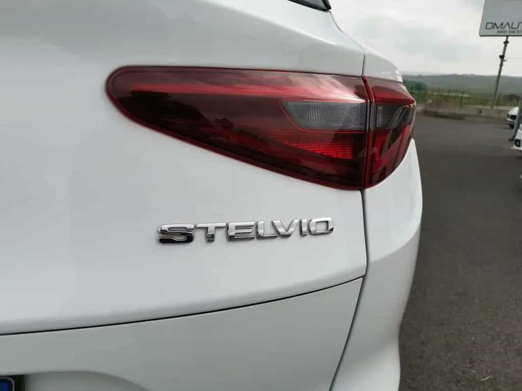 Alfa Romeo Stelvio 2.2 Turbodiesel 210 CV AT8 Q4 03/2018-photo-9