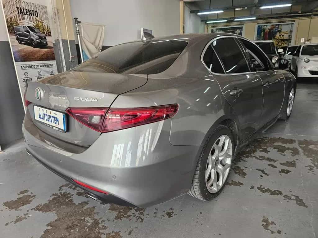 Alfa Romeo Giulia 2.2 Turbodiesel 190 CV AT8 Exe 03/2019-photo-4