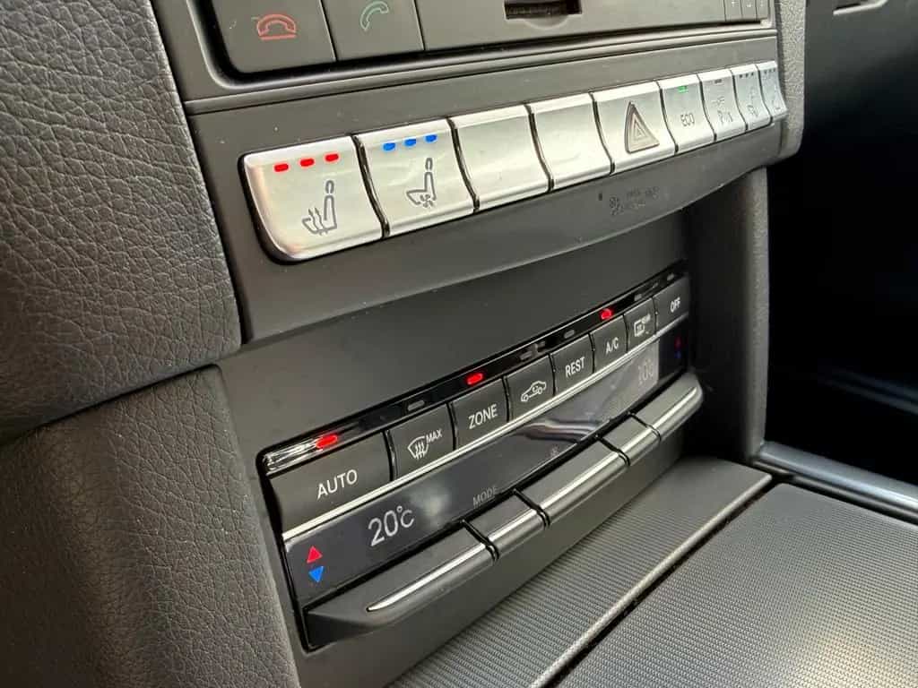 Mercedes-Benz E 400 Limousine Amg *Pano*360*Sitzbelüftung* 12/2015-photo-21