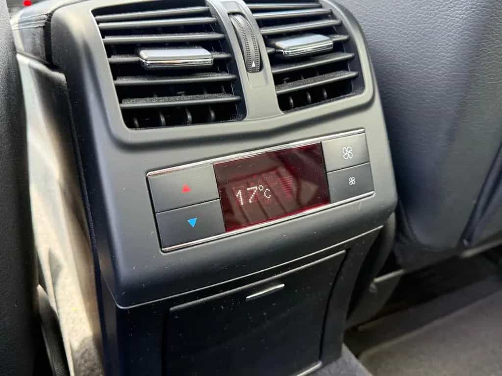 Mercedes-Benz E 400 Limousine Amg *Pano*360*Sitzbelüftung* 12/2015-photo-26