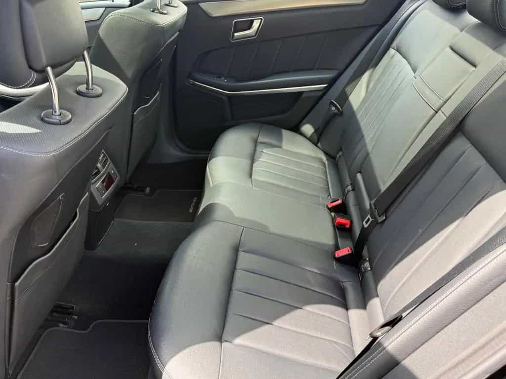 Mercedes-Benz E 400 Limousine Amg *Pano*360*Sitzbelüftung* 12/2015-photo-27