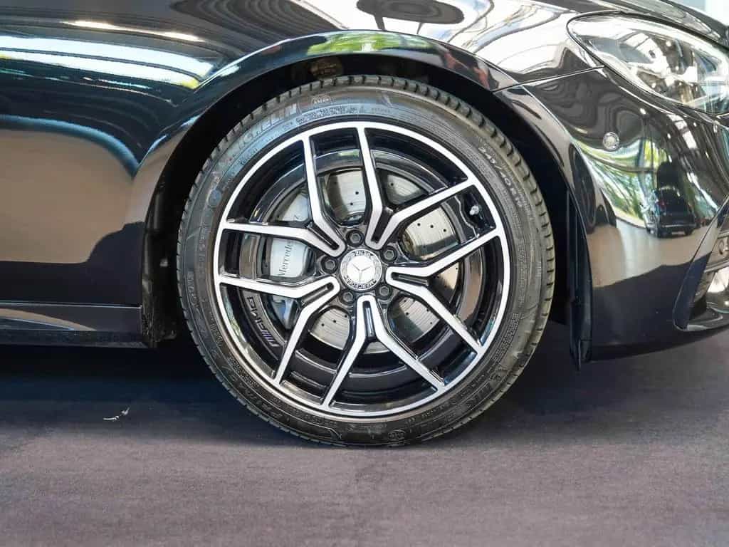Mercedes-Benz E-Class d T AMG Line Schiebedach AHK Kamera Totwin 11/2021-photo-1