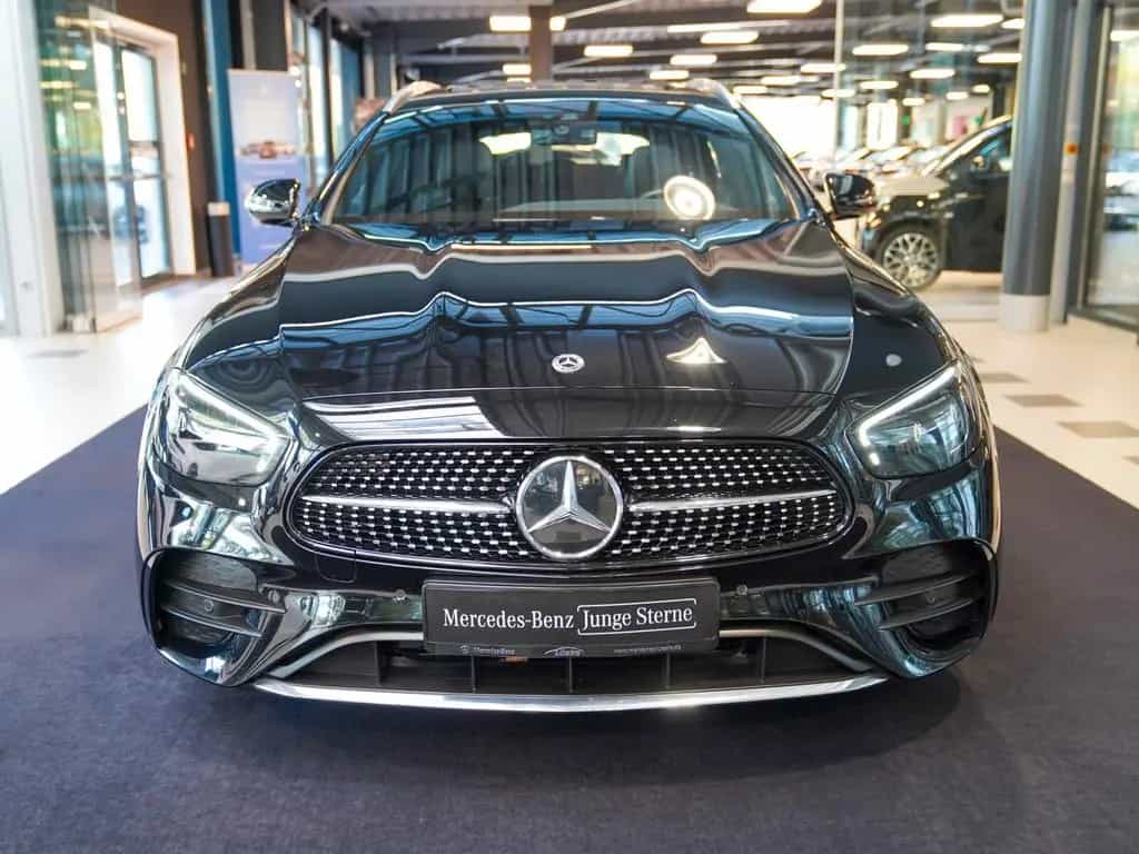 Mercedes-Benz E-Class d T AMG Line Schiebedach AHK Kamera Totwin 11/2021-photo-8