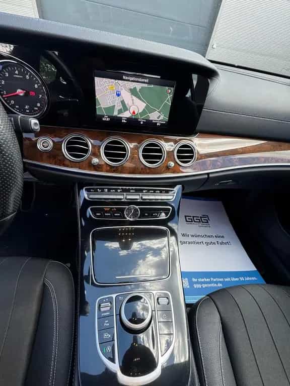 Mercedes-Benz E 200 E Limousine 2.0 CGI 360KAERA+NAVI+SHZ 07/2016-photo-12