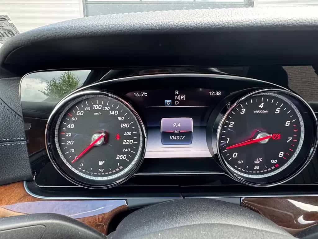 Mercedes-Benz E 200 E Limousine 2.0 CGI 360KAERA+NAVI+SHZ 07/2016-photo-17