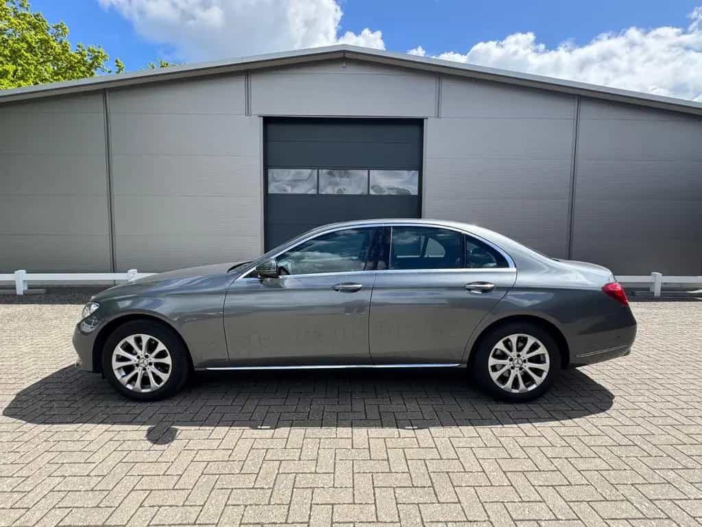Mercedes-Benz E 200 E Limousine 2.0 CGI 360KAERA+NAVI+SHZ 07/2016-photo-4