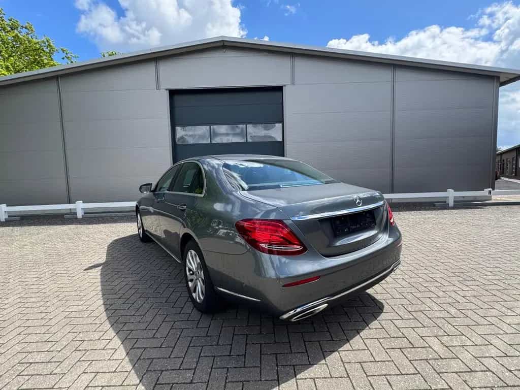 Mercedes-Benz E 200 E Limousine 2.0 CGI 360KAERA+NAVI+SHZ 07/2016-photo-6