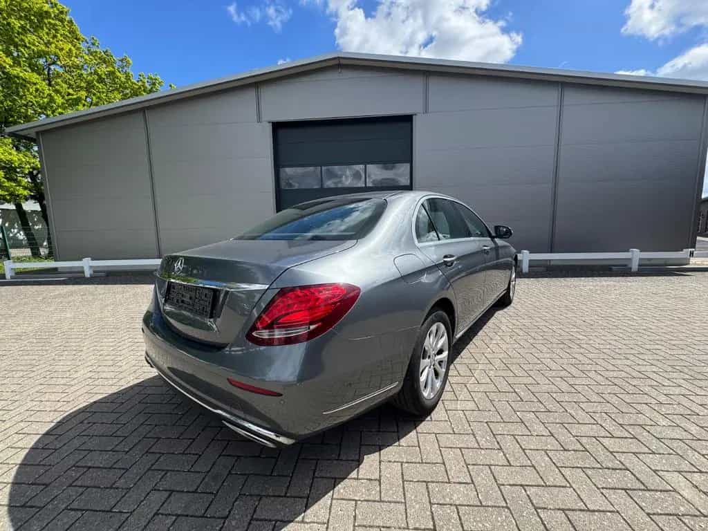 Mercedes-Benz E 200 E Limousine 2.0 CGI 360KAERA+NAVI+SHZ 07/2016-photo-7